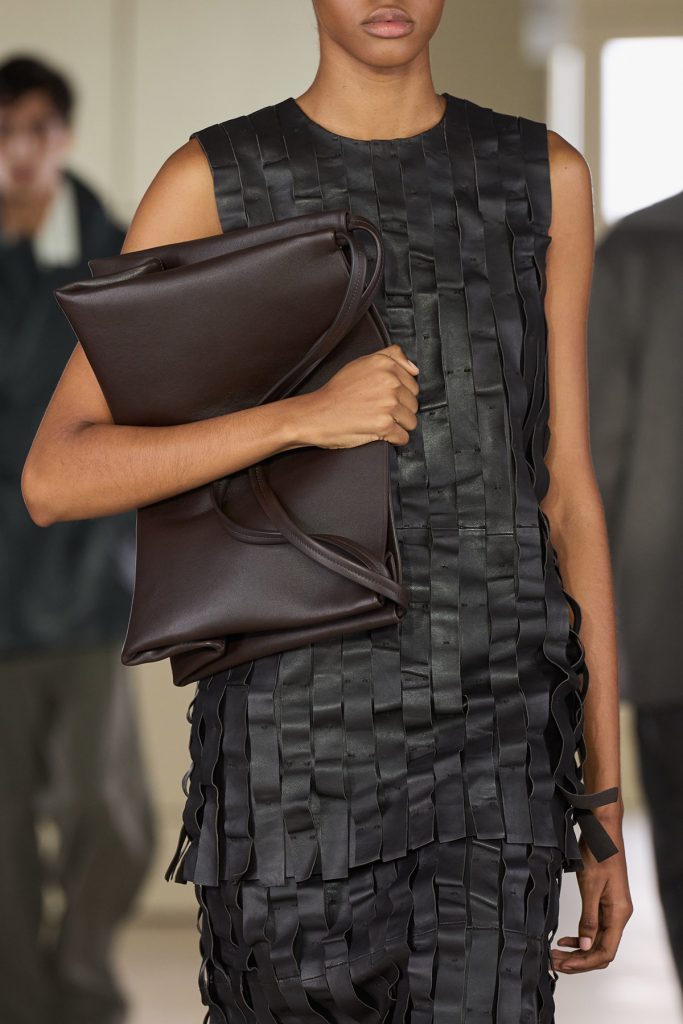 COS AW26 DETAILS 15 - Moda anilor ’20 reinterpretata in colectia COS toamna-iarna 2026