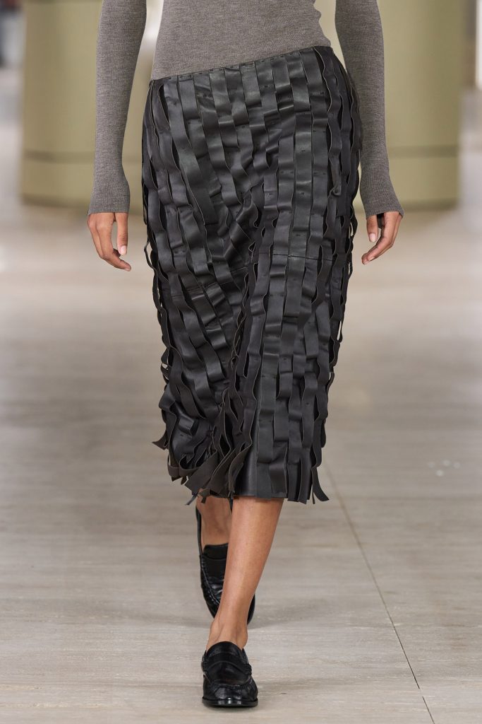 COS AW26 DETAILS 17 - Moda anilor ’20 reinterpretata in colectia COS toamna-iarna 2026