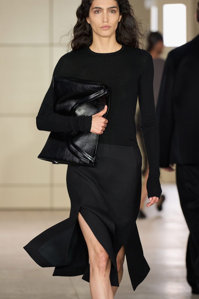 COS AW26 DETAILS 19 - Moda anilor ’20 reinterpretata in colectia COS toamna-iarna 2026