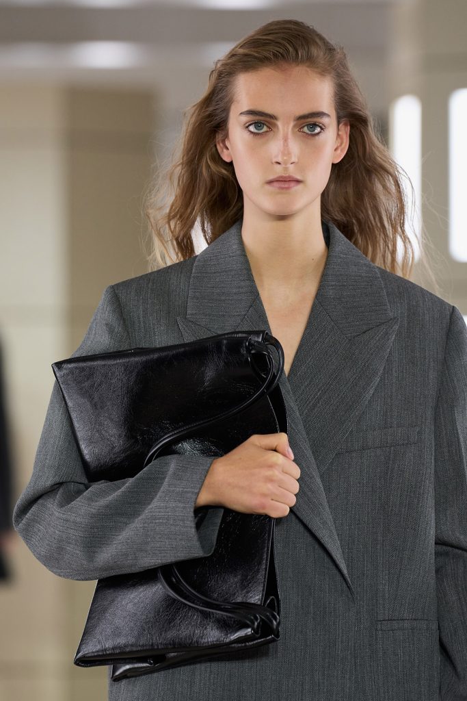 COS AW26 DETAILS 24 - Moda anilor ’20 reinterpretata in colectia COS toamna-iarna 2026