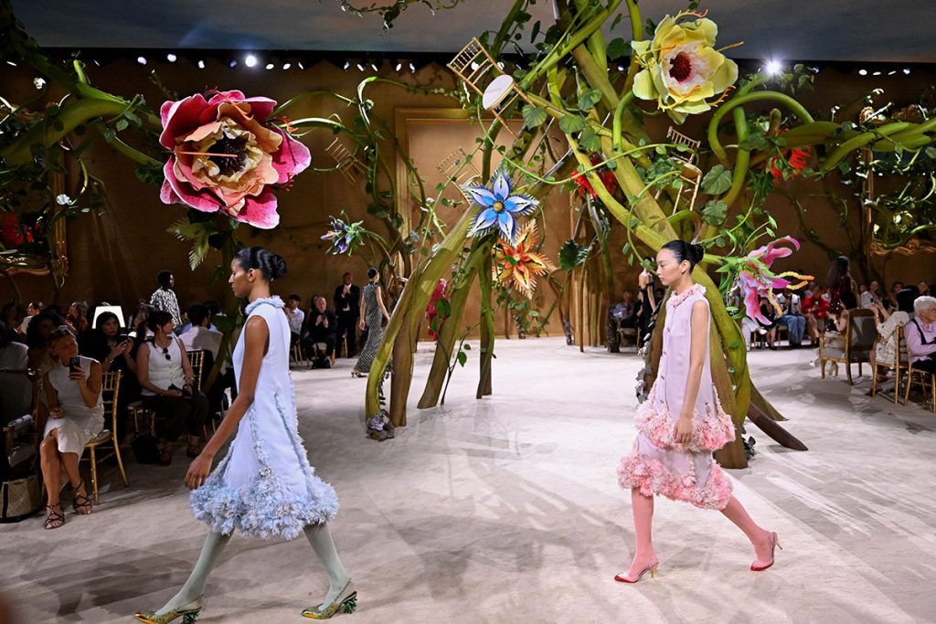 Chanel si arta de a crea un spectacol 4 - Chanel: arta de a crea un spectacol