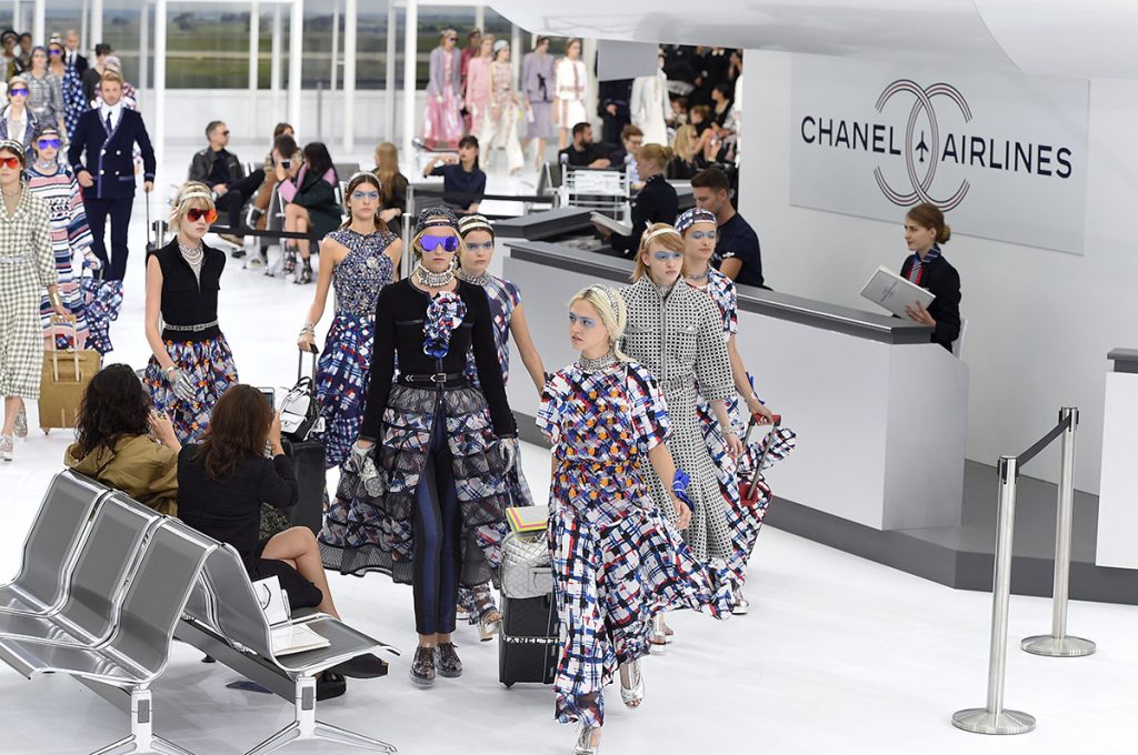 Chanel si arta de a crea un spectacol 7 - Chanel: arta de a crea un spectacol
