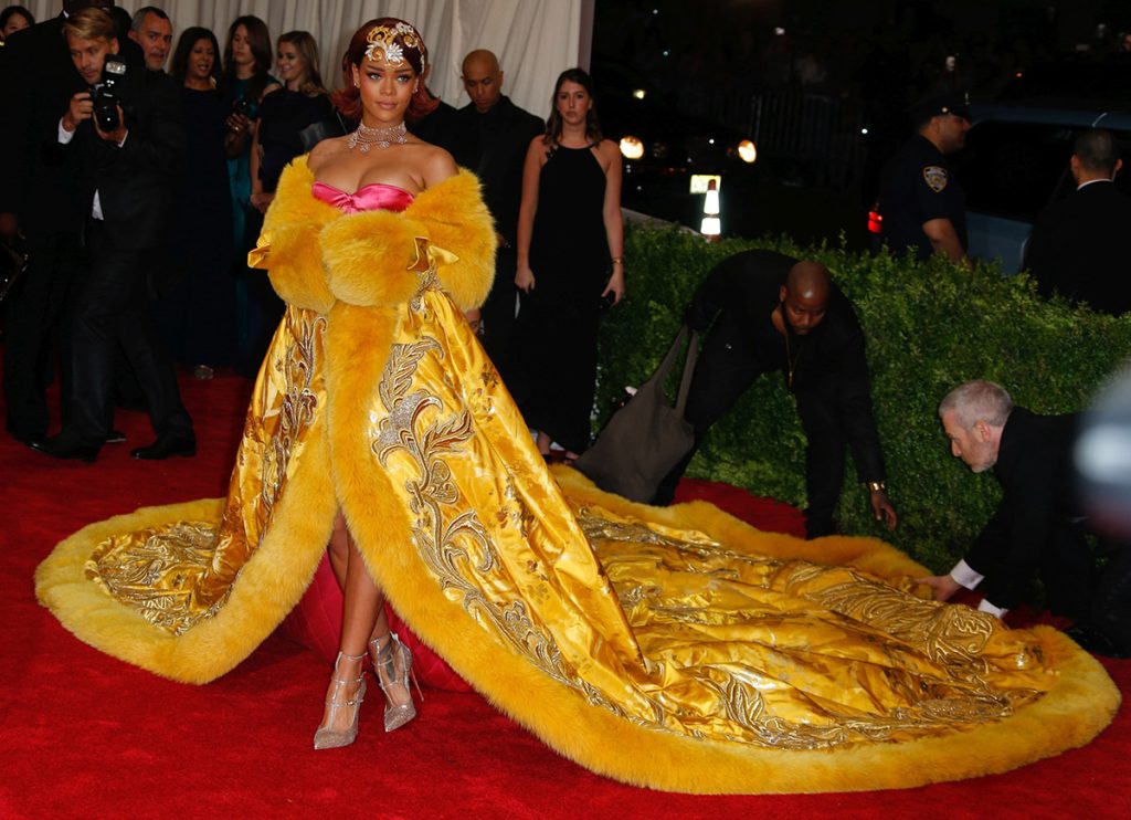 Met Gala Mai mult decat aparitii pe covorul rosu Rihanna - Met Gala: Mai mult decat aparitii pe covorul rosu