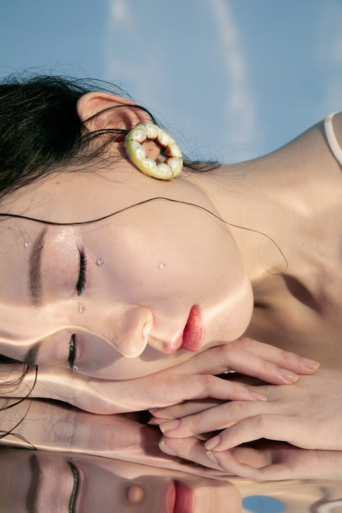 Romanian Jewelry Week 2026 Fangjing Hu brooch Breathing Form 2019 - A saptea editie ROMANIAN JEWELRY WEEK | 30 septembrie – 4 octombrie 2026