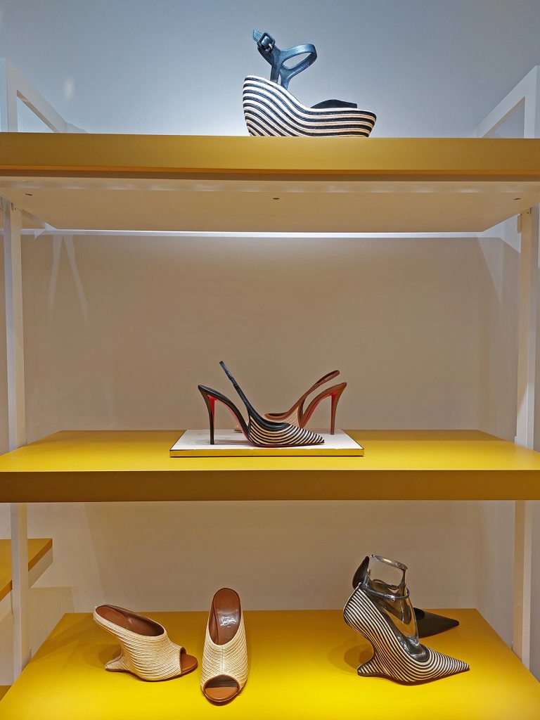 Christian Louboutin primavara vara 2027 10 - Pantofii Christian Louboutin si marea ca inspiratie din 1986 pana la colectia primavara-vara 2027