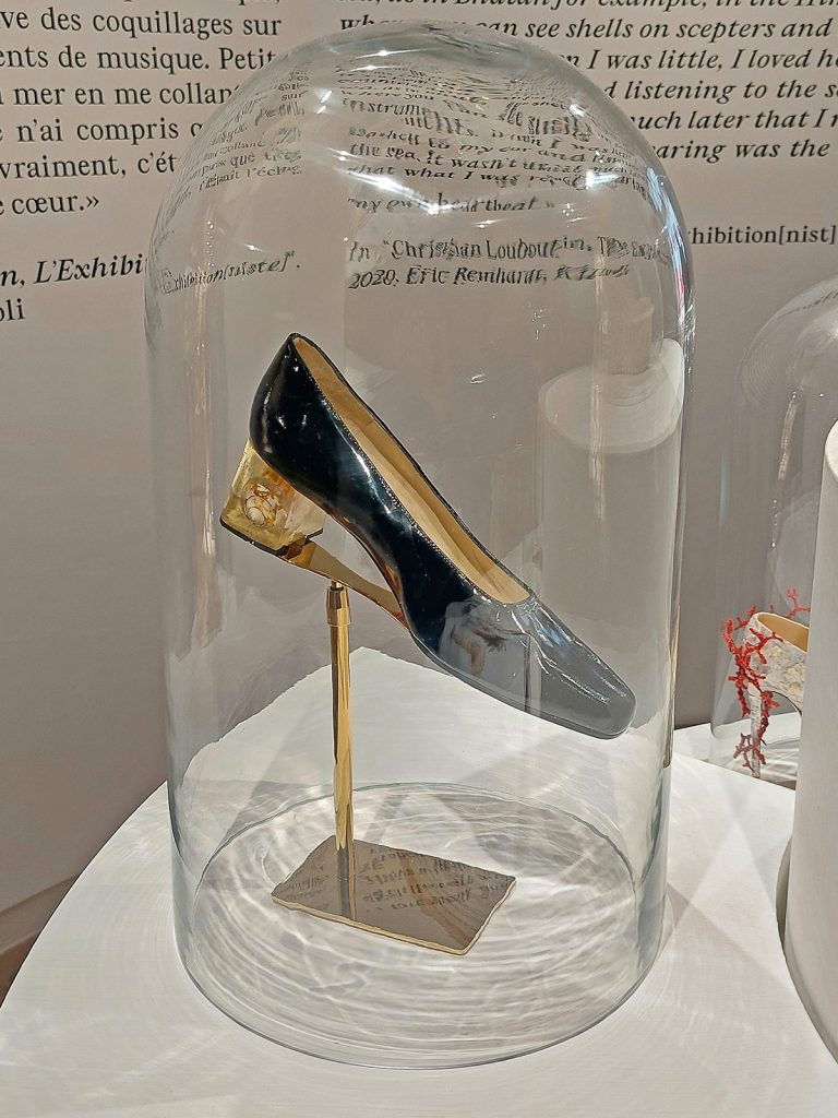 Christian Louboutin primavara vara 2027 17 - Pantofii Christian Louboutin si marea ca inspiratie din 1986 pana la colectia primavara-vara 2027
