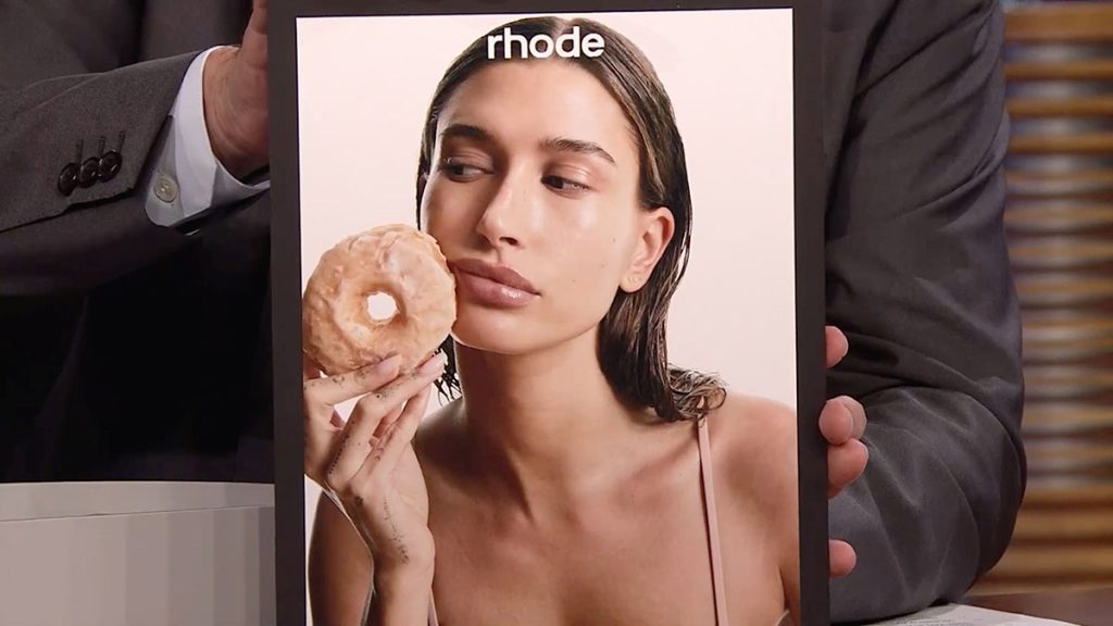 Fenomenul Rhode Hailey Bieber 1 - Fenomenul Rhode, un brand care atrage atentia si ramane relevant