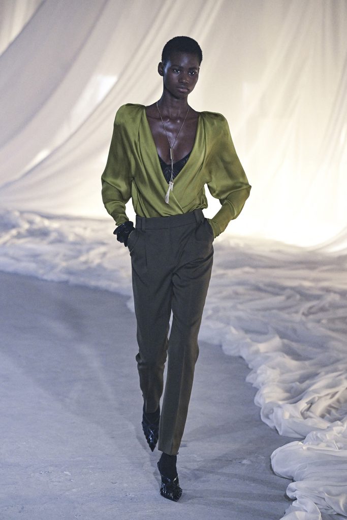 Patru metode de styling Balmain - 4 metode de styling pentru tinute de toamna