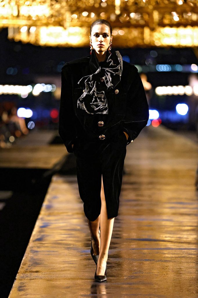 Saint Laurent Anthony Vaccarello 1 - Anthony Vaccarello pleaca de la Saint Laurent