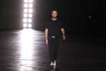 Saint Laurent Anthony Vaccarello 2 - Anthony Vaccarello pleaca de la Saint Laurent