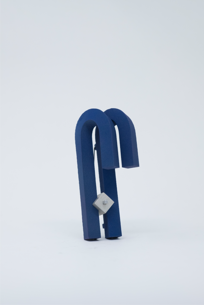 Yuze Pan brooch SA 2025 silver aluminium stainless steel 7.5x4x3cm - Romanian Jewelry Week VII. Lista castigatorilor si atmosfera editiei 2026.