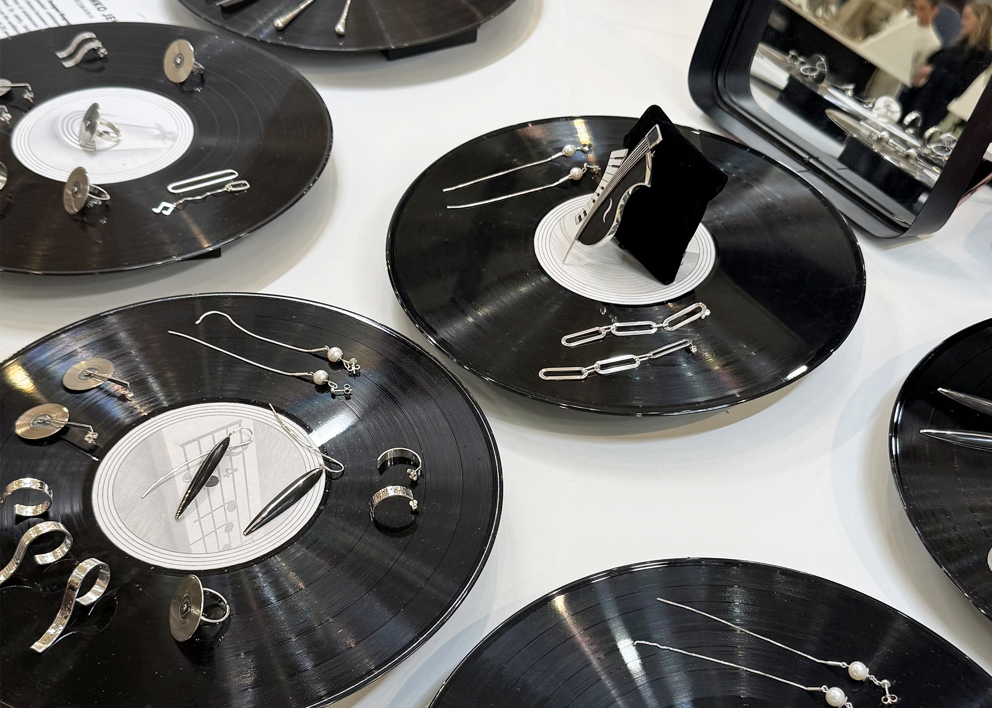 vernisaj ROJW 2026 1 - Perspective diferite asupra bijuteriilor la Romanian Jewelry Week 2026